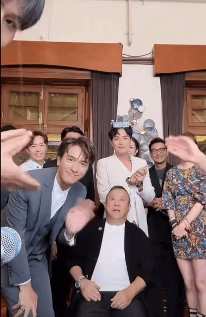 曾志偉與兒媳直播賣月餅!因一事被內地網紅當眾「教育」!