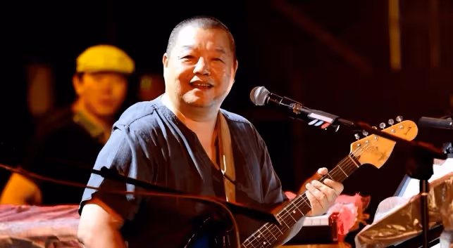 她曾4次登上春晚,因被恩師欺騙懷孕流產、前途盡毀,如今過得怎麼樣?