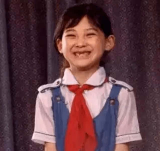 30年前,朱時茂春晚大變活人,誰注意過這個女孩?如今已經火得一塌糊塗