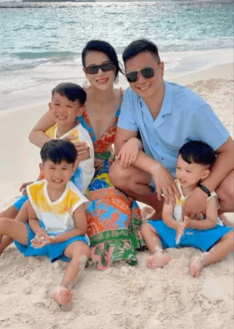 TVB前花旦送7歲兒子廣州軍訓!重聚一刻向父母跪謝!老公感動哭出來