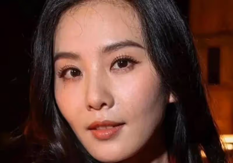 劉詩詩怎麼也變臉了??漂亮是漂亮了,但是就是感覺不像她了,怎麼回事?