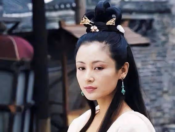 55歲陳紅逆齡3招曝光!她的童顏秘訣讓無數女星羨慕嫉妒恨