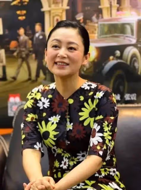 55歲陳紅逆齡3招曝光!她的童顏秘訣讓無數女星羨慕嫉妒恨