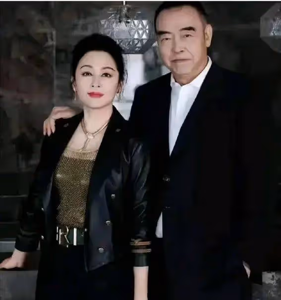 55歲陳紅逆齡3招曝光!她的童顏秘訣讓無數女星羨慕嫉妒恨
