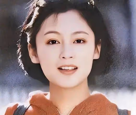 55歲陳紅逆齡3招曝光!她的童顏秘訣讓無數女星羨慕嫉妒恨