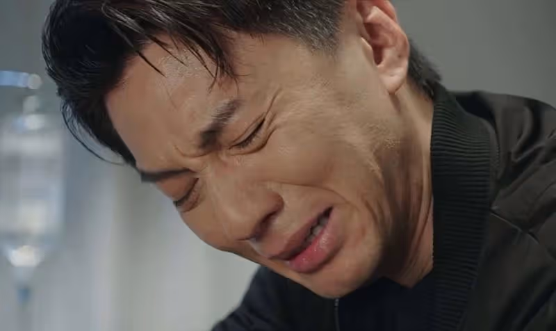 TVB男星袁偉豪赤膊爆肌上陣,近兩年斷崖式衰老,一度無劇可拍