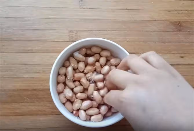 一個蘿蔔,一碗花生,筷子一攪,不用一滴水,做出美味家人都說好