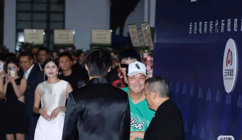 三隻羊香港分公司開幕儀式,曾志偉帶頭,TVB眾多藝人傾巢出動