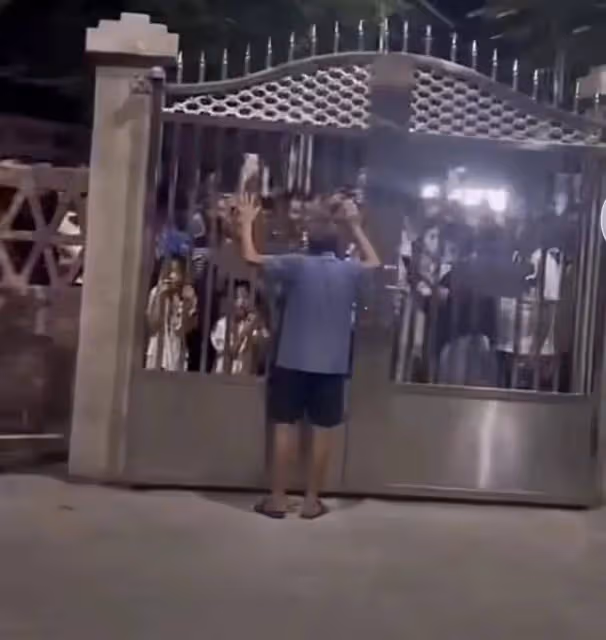 全紅嬋外出吃飯被偶遇,被人偷拍心情煩悶,揮手喊話不要拍