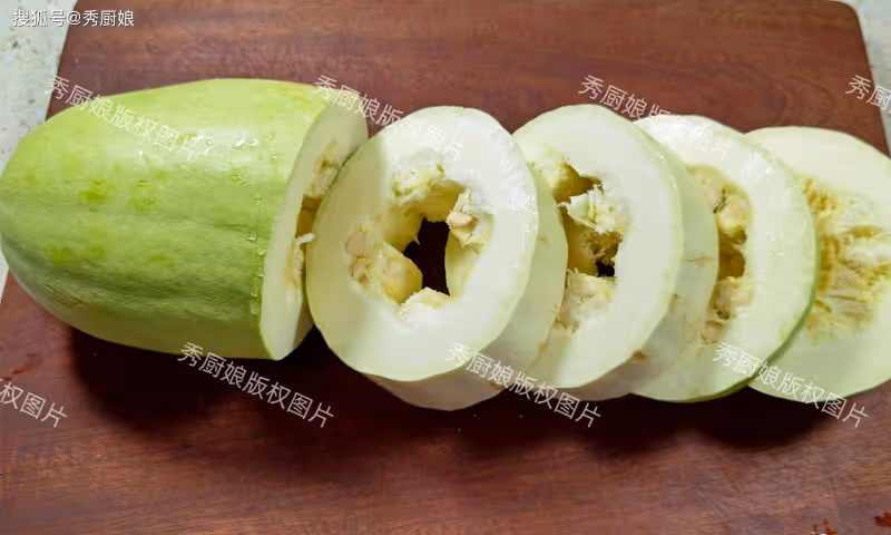 立秋後,遇見這菜別手軟!鮮嫩營養,用它包餃子,比白菜韭菜還鮮