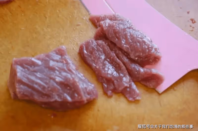 做水煮牛肉,多加「1味料」,牛肉又滑又嫩不發柴,越吃越香