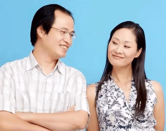 出身農村,生下女兒被丈夫拋棄,與大衣哥的緋聞讓她頭疼