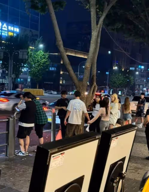 王思聰現身韓國蹦迪被偶遇,多位美女陪伴舉止親密,又換新女友