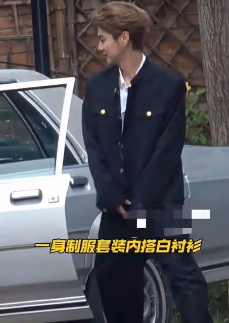 鹿晗最新劇透,背頭髮型夢回exo時期,告別大姨髮型變回白月光
