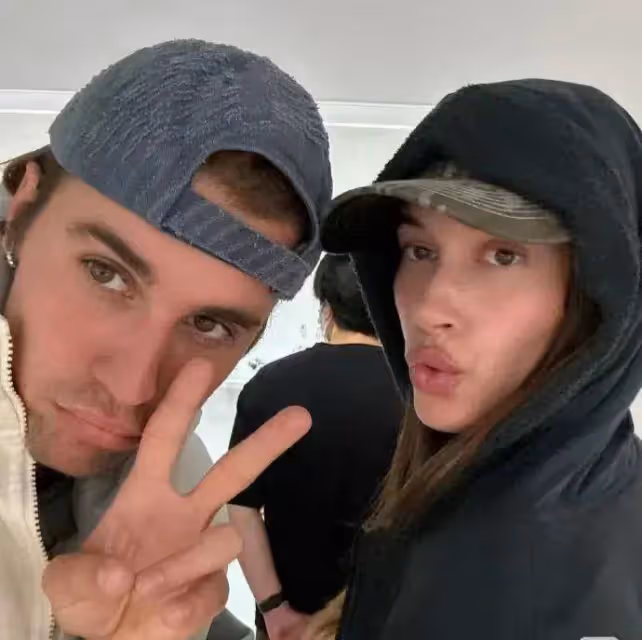 海莉生下兒子,比伯曬出孩子腳丫照,孩子叫Jack Blues Bieber