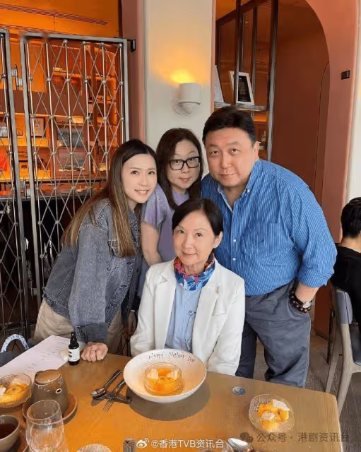 王晶44歲大女王佟藝五官激似媽媽!18年前拍過電影演童年張栢芝