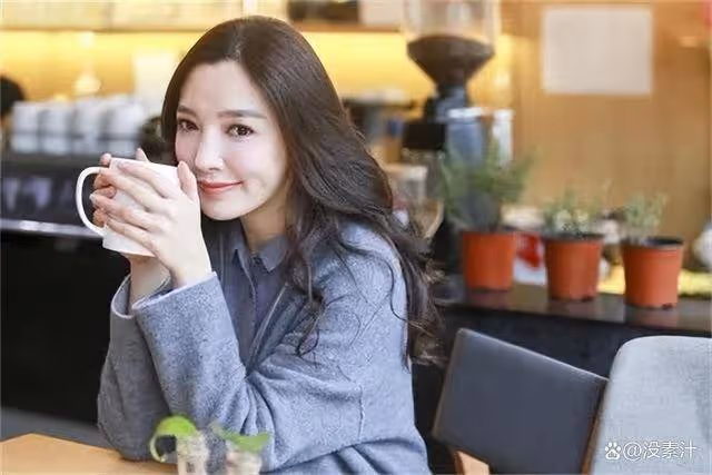 她是王勵勤前女友,分手後3年內嫁2富豪,現已生娃,37歲容顏靚麗