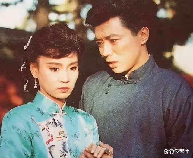 劉雪華是他一生的牽掛,卻被逼娶孕妻,瓊瑤小生張佩華今怎樣了