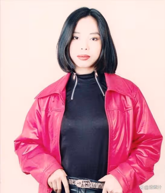 23歲靠那英相助,28歲吞藥自殺,三婚三離,「最丑天后」如今怎樣