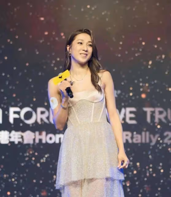 40歲前TVB花旦宣布復出,8年生3胎的鐘嘉欣,後悔退圈了