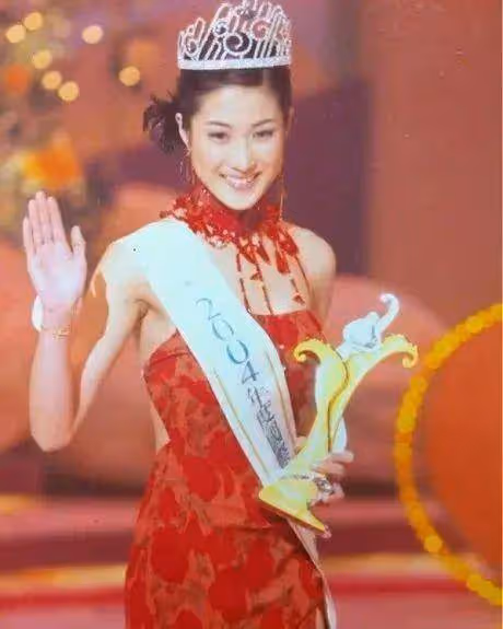40歲前TVB花旦宣布復出,8年生3胎的鐘嘉欣,後悔退圈了