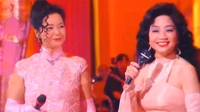 春晚唯一破例,周潤發劉德華為她行跪拜禮,她寧肯離婚也不改國籍