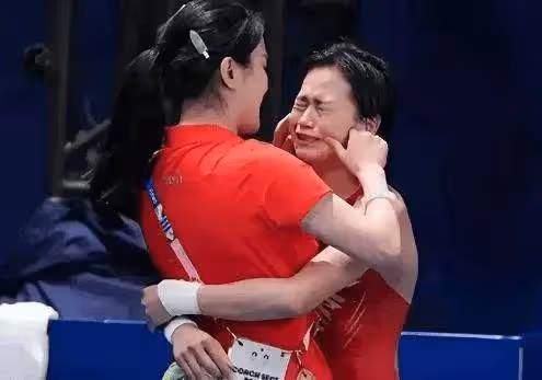 陳若琳又被催婚,表白撒貝寧令他感動落淚,霍啟山黯然出局