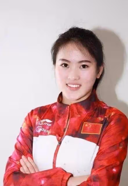 陳若琳又被催婚,表白撒貝寧令他感動落淚,霍啟山黯然出局
