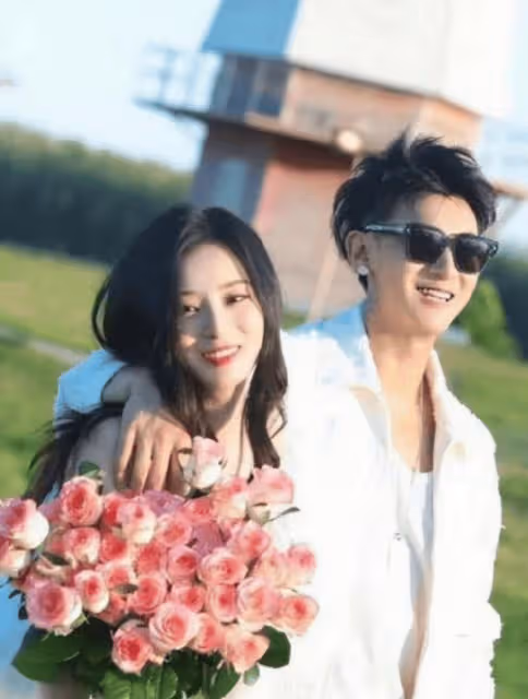 黃子韜節目求婚徐藝洋，甜蜜瞬間引爆全網：你敢答應，我敢娶！