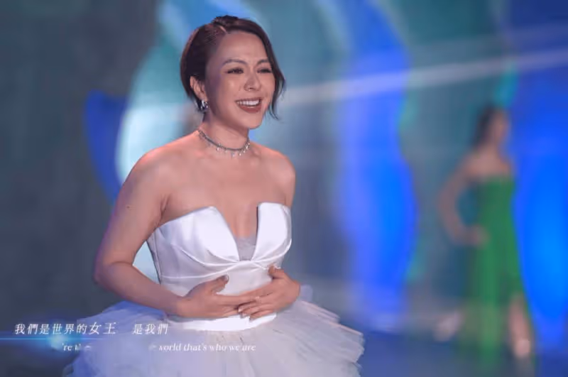 TVB三女星合體唱港姐主題曲!15強佳麗高貴晚裝上陣!