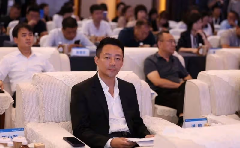 汪小菲回應台北酒店停業,拍賣所得將全部捐贈給福利基金會
