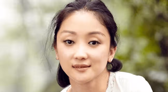 靳東沒帶紅她,蔣雯麗沒帶紅她,如今44歲搭檔張頌文終於紅了