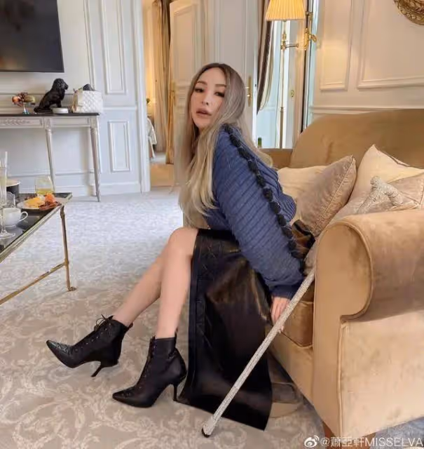 蕭亞軒生日前浴室跌倒受傷!性感天后「復出」遙遙無期?