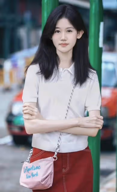 陸毅大女兒貝兒近照曝光:眼睛變化引熱議,是成長魔力還是另有隱情?