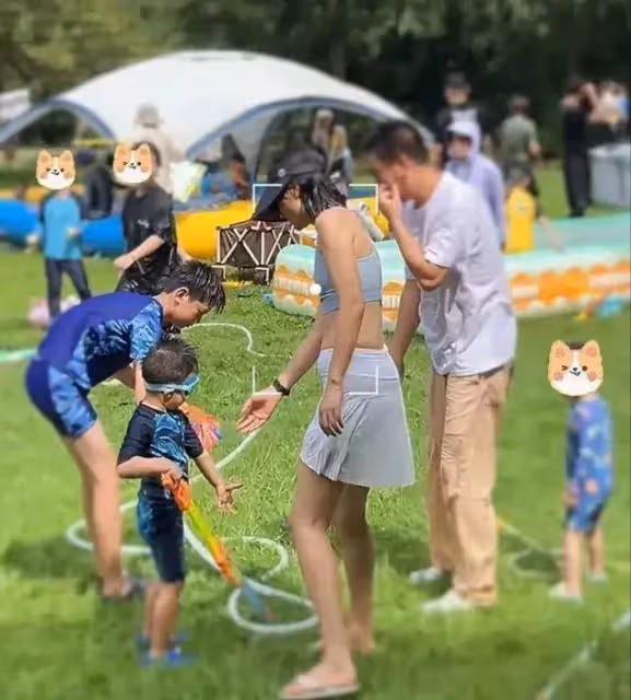 朱丹周一圍參加親子活動被偶遇,朱丹超陽光,周一圍男人味十足