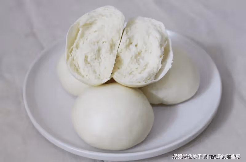 蒸饅頭別只加酵母,記得加2白,饅頭暄軟好吃有嚼勁,涼了也不硬