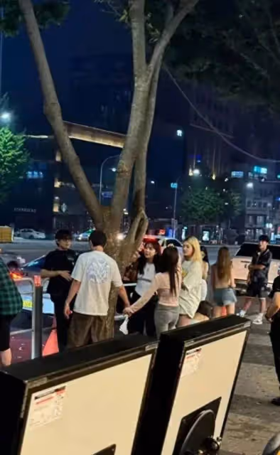 王思聰現身韓國明洞,多個美女陪伴太羨慕,謠言止於智者!