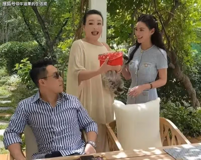 張蘭官宣馬莜梅懷孕,5個月後汪小菲要再當爹,小兩口當眾親吻