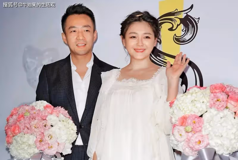 張蘭官宣馬莜梅懷孕,5個月後汪小菲要再當爹,小兩口當眾親吻