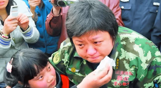 被騙了30年!韓紅生父、繼父原本是家喻戶曉的他,難怪都不敢得罪她