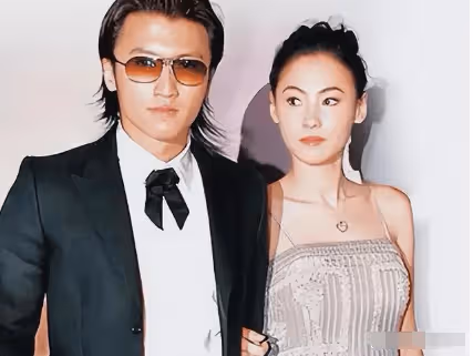 向張柏芝下跪求婚,是謝霆鋒最大賭注,曾默默給孩子準備財產!