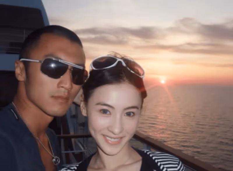 向張柏芝下跪求婚,是謝霆鋒最大賭注,曾默默給孩子準備財產!