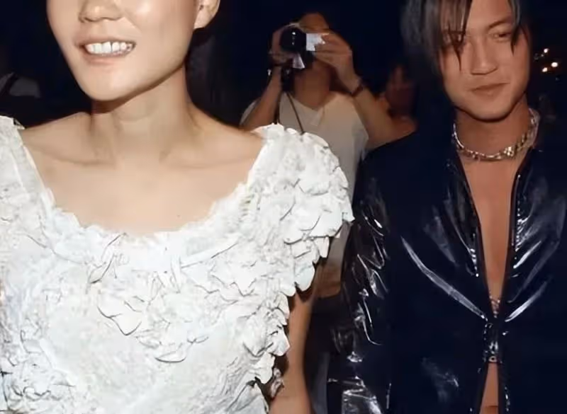 為什麼謝霆鋒那麼愛王菲?看他14歲做了什麼你就懂了