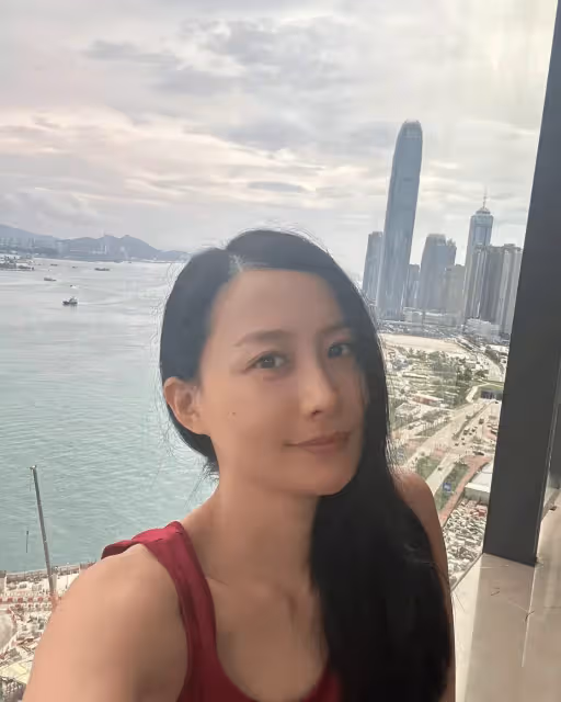 恭喜！TVB前花旦勇闖好萊塢終做女主角，二婚嫁外籍老公生兩娃