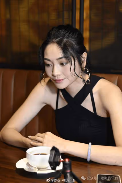 關嘉敏簽TVB遭洗版2年鬧反骨!入行8年靠扮譚輝智登熱搜榜第一嚇親