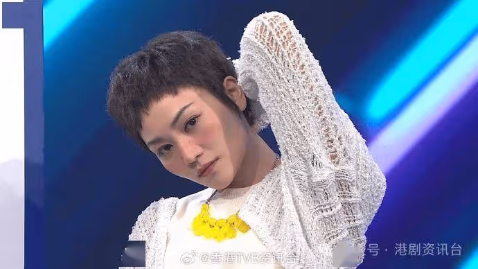 關嘉敏簽TVB遭洗版2年鬧反骨!入行8年靠扮譚輝智登熱搜榜第一嚇親