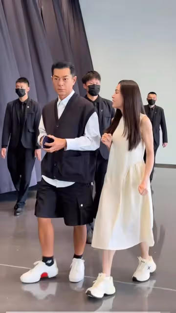古天樂李若彤難得合體,網友直呼「回憶殺」,50多歲顏值依舊抗打!