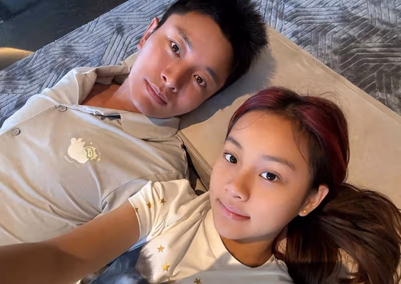賈乃亮曬與甜馨10年前後合影照!父女倆顏值在線,網友直呼「共用一張臉」