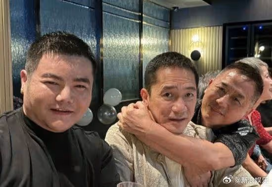 56歲邱淑貞罕露面!混血女星慶生現場星光閃「唐鶴德笑抱梁朝偉」