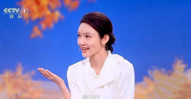 2024中國詩詞大會賽程過半，主持人龍洋表現「叫座不叫好」